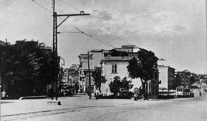 Piazza del Cannone. Sulla destra via Casilina, sulla sinistra via Baracca